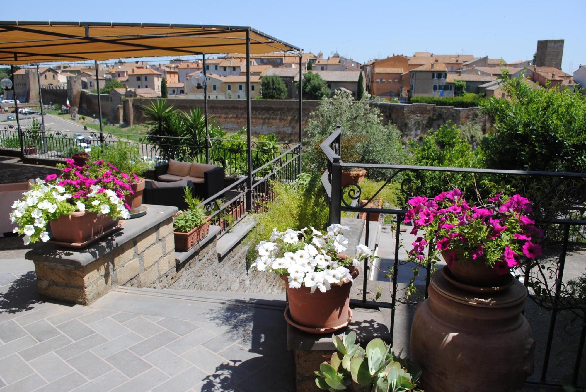 Hotel Tuscania Panoramico Exterior foto