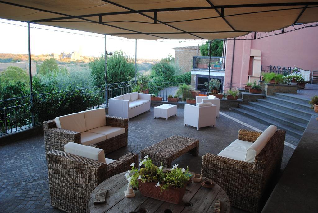 Hotel Tuscania Panoramico Exterior foto